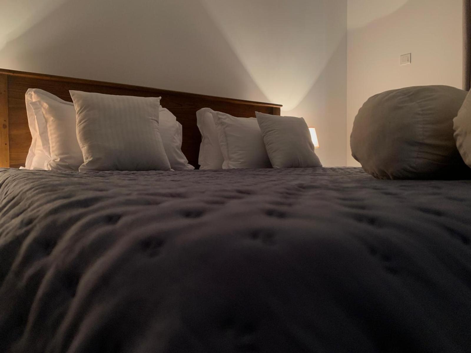 Sebastian Transit Villa With Free Shuttle Service To Airport Kotugoda Exterior foto