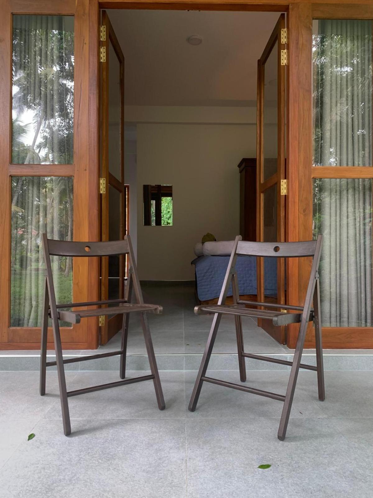 Sebastian Transit Villa With Free Shuttle Service To Airport Kotugoda Exterior foto